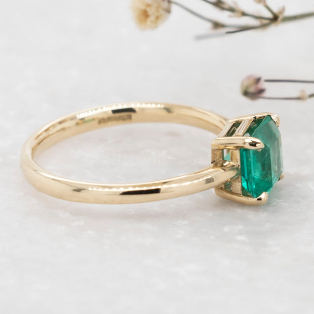 Noah James Jewellers Manchester Bespoke Gallery BESPOKE 18CT YELLOW GOLD EMERALD RING Lab Grown Diamond Moissanite