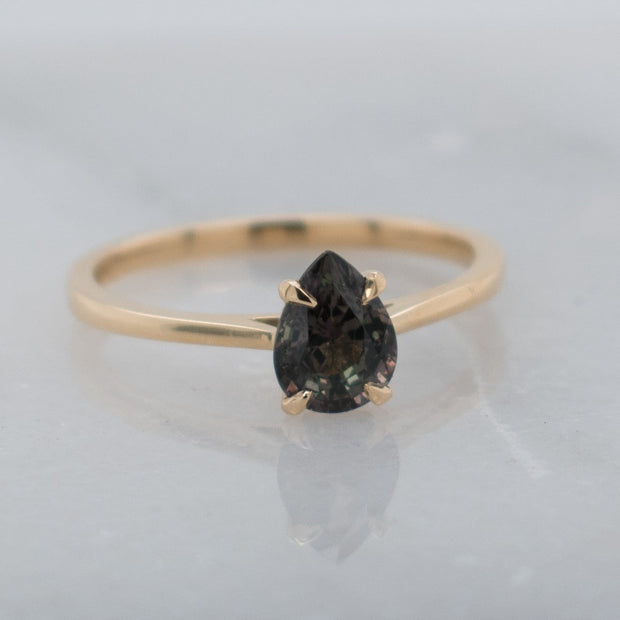 Noah James Jewellers Manchester Bespoke Gallery Bespoke Green Sapphire engagement ring Lab Grown Diamond Moissanite